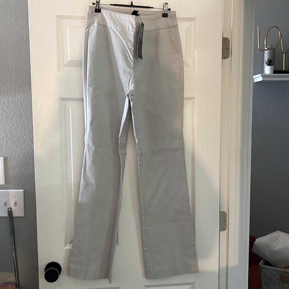 Marla Wynne, NWT, very light gray pants, 31inch inseam